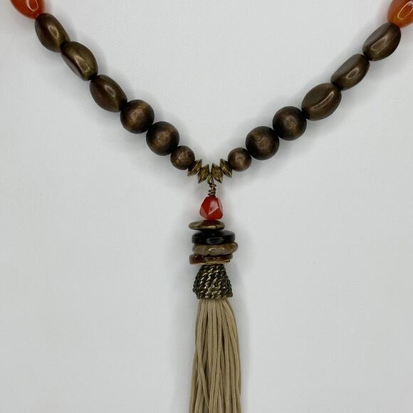 Chico's Tassel Pendant Neutral Beaded Gold Tone Necklace ✨ - Picture 6 of 10